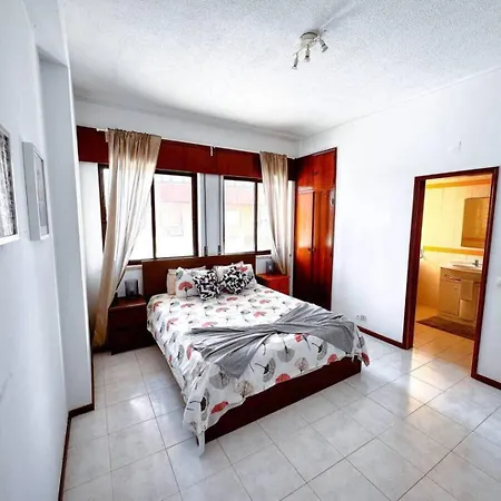 아파트 Big Private Luminous 4 Bedroom House *